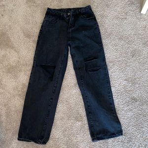 size med ripped jeans